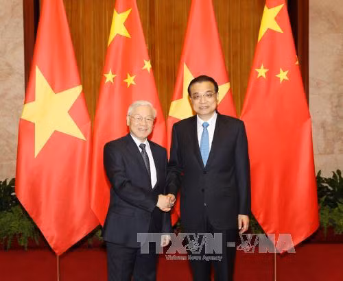 Tổng Bí thư Nguyễn Phú Trọng hội kiến với Uỷ viên Thường vụ Bộ Chính trị, Thủ tướng Quốc vụ viện Trung Quốc Lý Khắc Cường. (Ảnh: Trí Dũng/TTXVN) Tổng Bí thư Nguyễn Phú Trọng hội kiến với Uỷ viên Thường vụ Bộ Chính trị, Thủ tướng Quốc vụ viện Trung Quốc Lý Khắc Cường. (Ảnh: Trí Dũng/TTXVN)