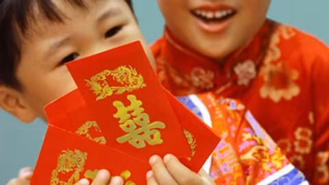 Có nên lấy tiền mừng tuổi của con? ảnh 3 Có nên lấy tiền mừng tuổi của con? ảnh 3