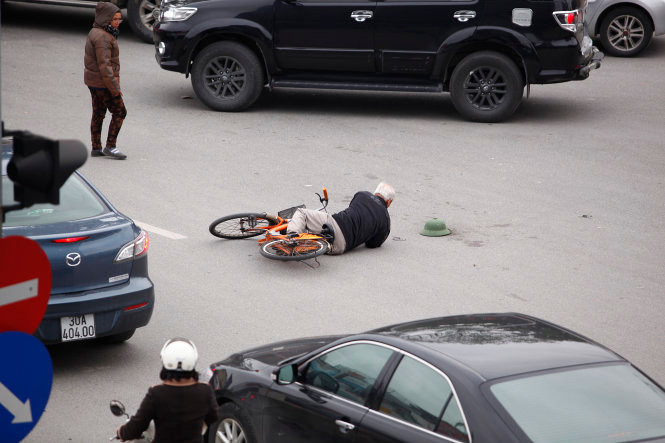 Làm ơn, dễ bị bắt vạ… ảnh 2 Làm ơn, dễ bị bắt vạ… ảnh 2