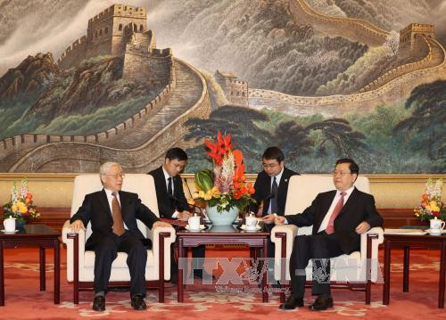 Tổng Bí thư Nguyễn Phú Trọng hội kiến với Ủy viên Thường vụ Bộ Chính trị, Ủy viên trưởng Ủy ban Thường vụ Đại hội Đại biểu Nhân dân toàn quốc Trung Quốc (Chủ tịch Quốc hội) Trương Đức Giang. (Ảnh: Trí Dũng/TTXVN) Tổng Bí thư Nguyễn Phú Trọng hội kiến với Ủy viên Thường vụ Bộ Chính trị, Ủy viên trưởng Ủy ban Thường vụ Đại hội Đại biểu Nhân dân toàn quốc Trung Quốc (Chủ tịch Quốc hội) Trương Đức Giang. (Ảnh: Trí Dũng/TTXVN)