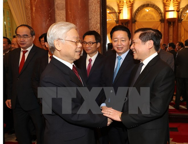 Tổng Bí thư Nguyễn Phú Trọng chúc Tết các vị lão thành Cách mạng, các lãnh đạo và nguyên lãnh đạo Đảng, Nhà nước, Mặt trận Tổ quốc Việt Nam, cán bộ lãnh đạo các cơ quan Trung ương và Hà Nội. (Ảnh: Trí Dũng/TTXVN) Tổng Bí thư Nguyễn Phú Trọng chúc Tết các vị lão thành Cách mạng, các lãnh đạo và nguyên lãnh đạo Đảng, Nhà nước, Mặt trận Tổ quốc Việt Nam, cán bộ lãnh đạo các cơ quan Trung ương và Hà Nội. (Ảnh: Trí Dũng/TTXVN)