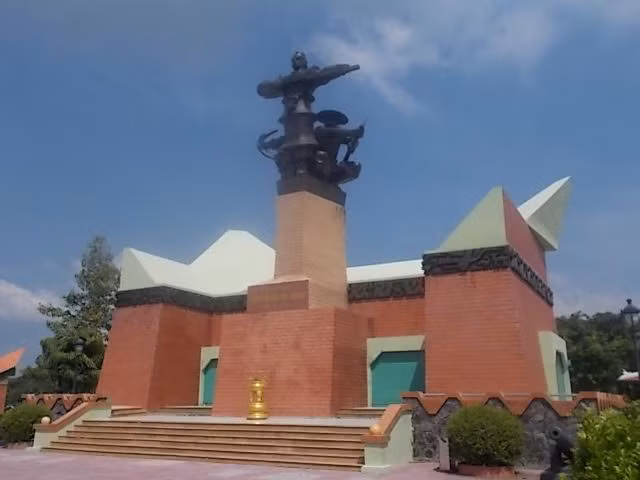 Quảng trường Khu di tích lịch sử Rạch Gầm – Xoài Mút. (Ảnh tác giả cung cấp)