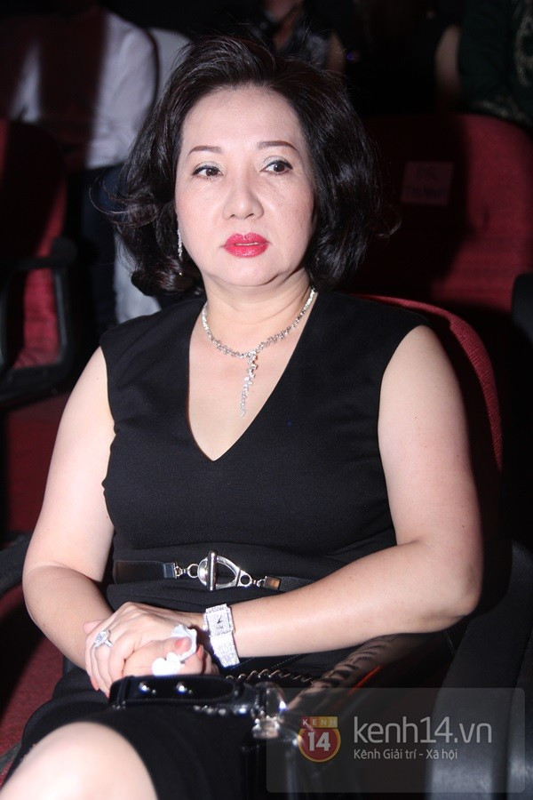 Đây là lần xuất hiện hiếm hoi của mẹ chồng Hồ Ngọc Hà Đây là lần xuất hiện hiếm hoi của mẹ chồng Hồ Ngọc Hà