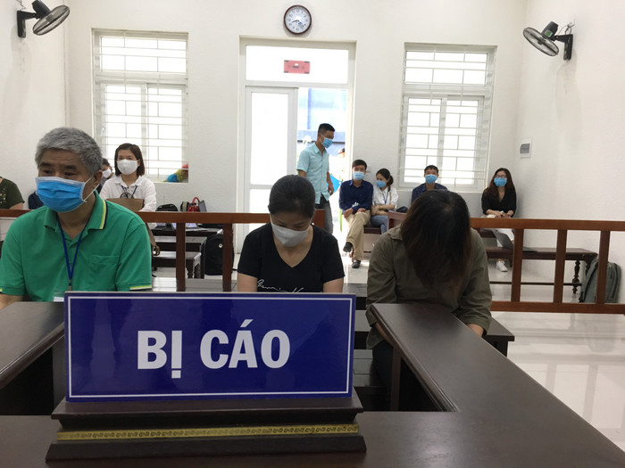 3 bị cáo trong vụ án có mặt trước tòa. Ảnh: Vũ Phương. 3 bị cáo trong vụ án có mặt trước tòa. Ảnh: Vũ Phương.