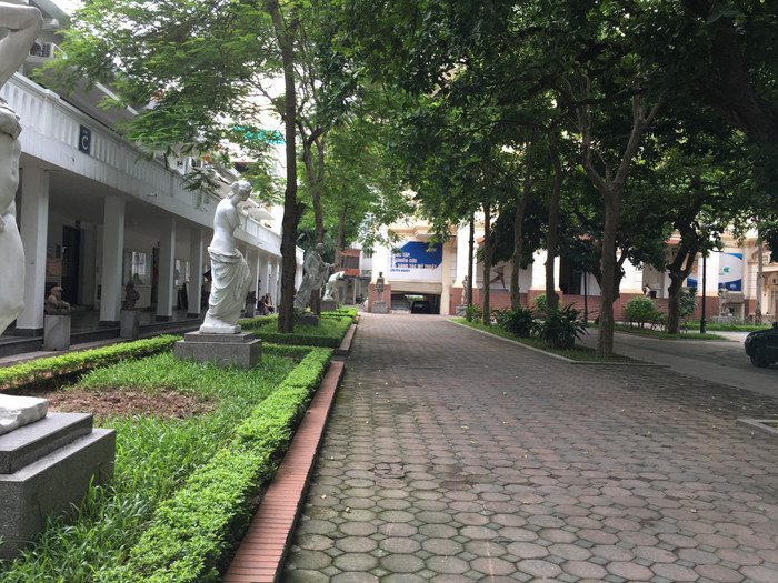 Trường Đại học Mỹ Thuật Việt Nam có bề dày gần trăm năm, những vấn đề xảy ra gần đây khiến không ít giảng viên thấy rất đáng buồn. Ảnh: Vũ Phương.