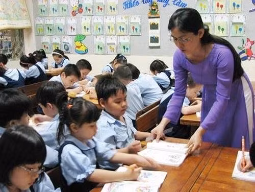 Cả giáo viên và học sinh đều cần được giảm bớt các cuộc thi cử. (Ảnh minh hoạ: Giáo dục và thời đại)