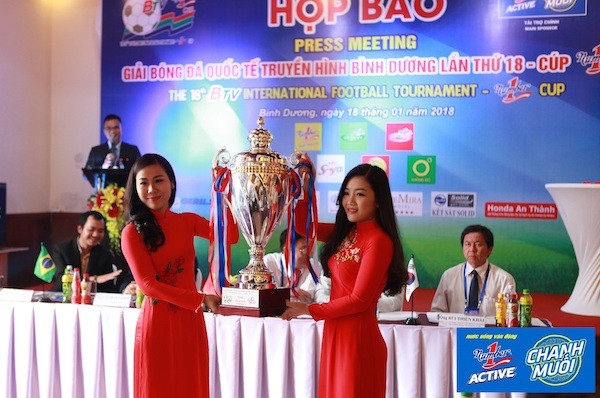Đội vô địch sẽ nhận Cup và phần thưởng 500 triệu đồng. Đội vô địch sẽ nhận Cup và phần thưởng 500 triệu đồng.