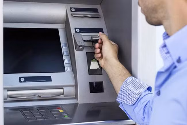 Làm gì để thực hiện giao dịch an toàn và thuận tiện trên máy ATM trong dịp Tết ảnh 2
