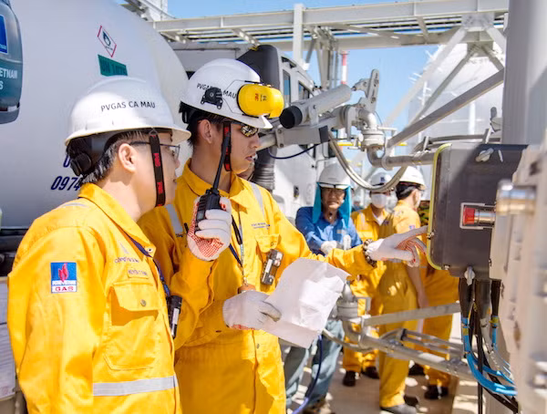 Tập đoàn Dầu khí Việt Nam: Trong khó khăn càng phải vững vàng ảnh 2