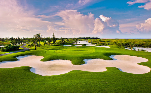 Sân golf đẳng cấp quốc tế BRG Ruby Tree Golf Resort với 10 năm hoạt động. Sân golf đẳng cấp quốc tế BRG Ruby Tree Golf Resort với 10 năm hoạt động.