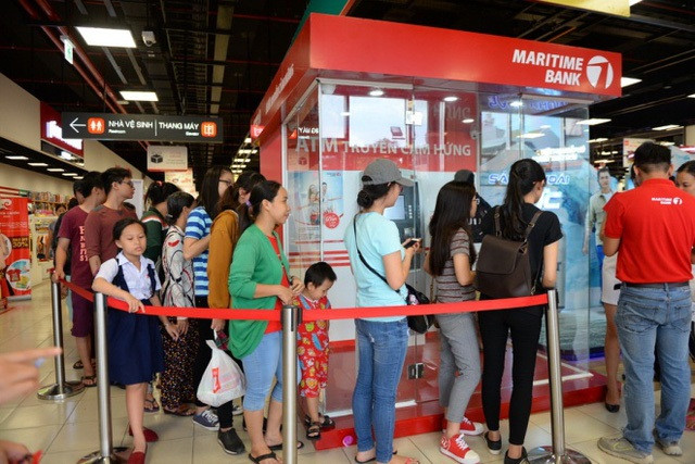 Giờ đây dịch vụ chuyển tiền nhanh liên ngân hàng trên ATM là một trong những ưu tiên của khách hàng. Giờ đây dịch vụ chuyển tiền nhanh liên ngân hàng trên ATM là một trong những ưu tiên của khách hàng.