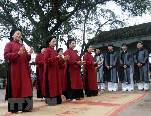Biểu diễn Hát Xoan Phú Thọ. (Ảnh: Thanh Tùng/TTXVN) Biểu diễn Hát Xoan Phú Thọ. (Ảnh: Thanh Tùng/TTXVN)