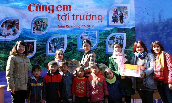 BIDV đồng hành "Cùng em tới trường" BIDV đồng hành "Cùng em tới trường"