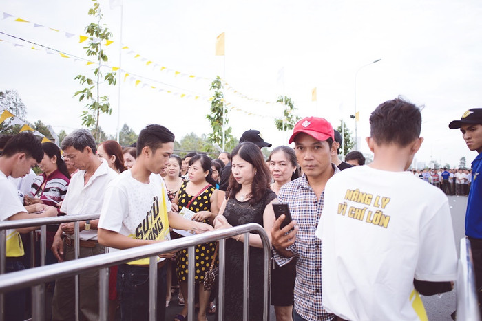 Lễ hội bia Sư Tử Trắng tại Trà Vinh được tổ chức quy mô và an toàn. Lễ hội bia Sư Tử Trắng tại Trà Vinh được tổ chức quy mô và an toàn.