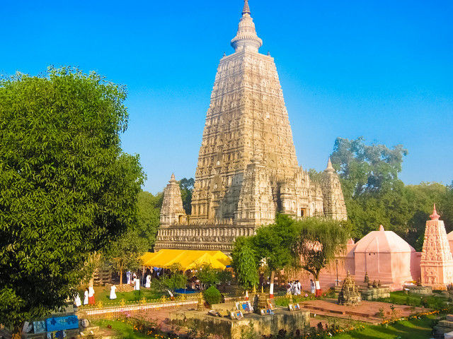 Charter Hành hương về miền đất Phật Ấn Độ do Vietravel Hà Nội tổ chức thu hút rất đông du khách quan tâm và đăng ký bởi tiết kiệm thời gian bay lên tới 5 tiếng đồng hồ. Charter Hành hương về miền đất Phật Ấn Độ do Vietravel Hà Nội tổ chức thu hút rất đông du khách quan tâm và đăng ký bởi tiết kiệm thời gian bay lên tới 5 tiếng đồng hồ.