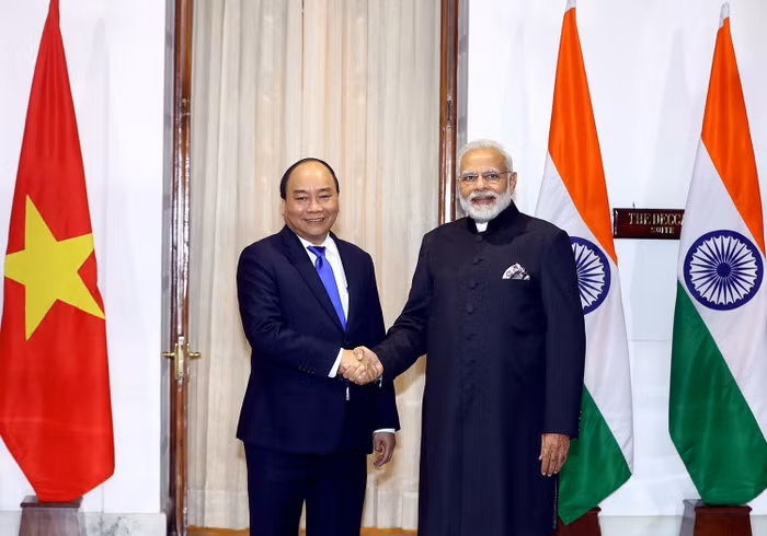 Thủ tướng Nguyễn Xuân Phúc và Thủ tướng Ấn Độ Narendra Modi (Ảnh: dangcongsan.vn)