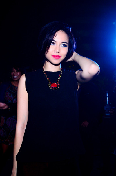 Diễn viên Đinh Ngọc Diệp vẫn chuộng kiểu make-up đậm khiến cô kém xinh. Diễn viên Đinh Ngọc Diệp vẫn chuộng kiểu make-up đậm khiến cô kém xinh.