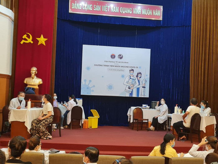 Hoạt động tiêm vắc xin phòng ngừa Covid-19 tại Thành phố Hồ Chí Minh (ảnh minh họa: P.L)