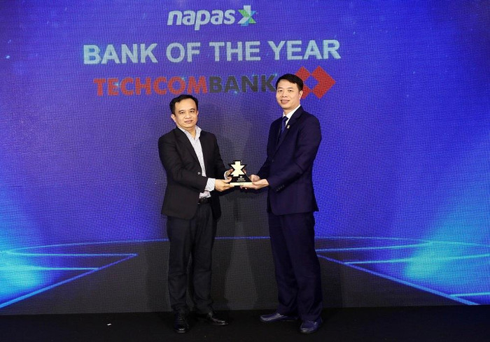 Techcombank nhận giải thưởng Ngân hàng xuất sắc năm 2021 - Bank of the year 2021