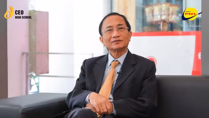 Tiến sĩ Hoàng Ngọc Vinh cho rằng: “Sự khác biệt trong triết lý giáo dục Thân - Tâm - Tuệ sẽ hạn chế sự mất cân bằng giữa kiến thức và kỹ năng trong giáo dục trung học phổ thông hiện nay”.