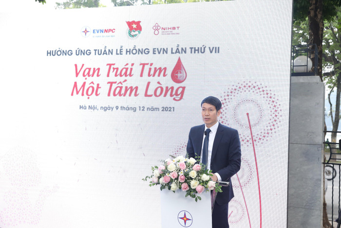 Ông Phan Tử Lượng - Phó Tổng giám đốc Tổng công ty Điện lực miền Bắc phát biểu tại chương trình