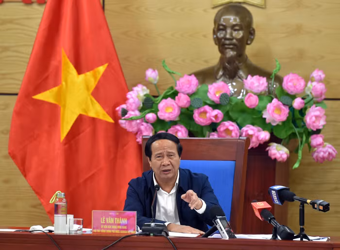 Phó Thủ tướng Lê Văn Thành nhấn mạnh tinh thần, quyết tâm cao của Chính phủ, Thủ tướng Chính phủ để năm 2025 khánh thành toàn bộ tuyến cao tốc Bắc - Nam phía đông. Ảnh: VGP/Đức Tuân