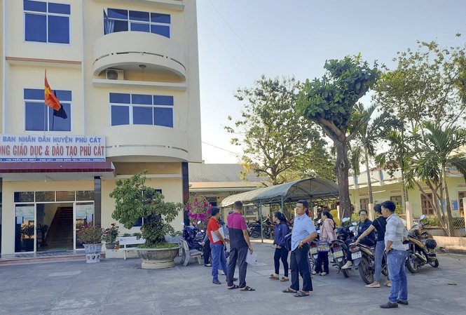 Phòng giáo dục và đào tạo huyện Phù Cát thời gian qua bị phanh phui nhiều sai phạm trong công tác quản lý (Ảnh minh họa:tienphong.vn) Phòng giáo dục và đào tạo huyện Phù Cát thời gian qua bị phanh phui nhiều sai phạm trong công tác quản lý (Ảnh minh họa:tienphong.vn)