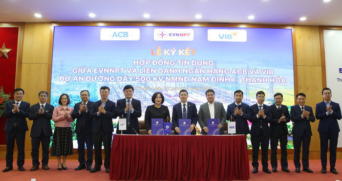 EVNNPT ký kết với Liên danh Ngân hàng ACB và VIB hợp đồng tín dụng cho Dự án đường dây 500kV Nhà máy Nhiệt điện Nam Định I – Thanh Hóa với sự chứng kiến của lãnh đạo EVN, EVNNPT và lãnh đạo ACB, VIB