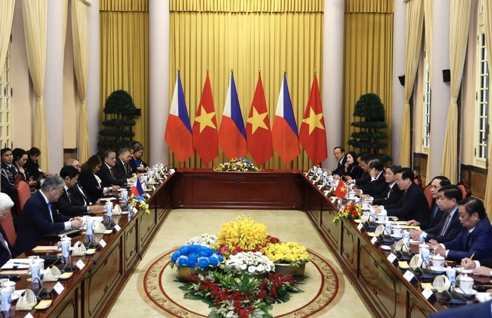 Hai đoàn tiến hành hội đàm Hai đoàn tiến hành hội đàm