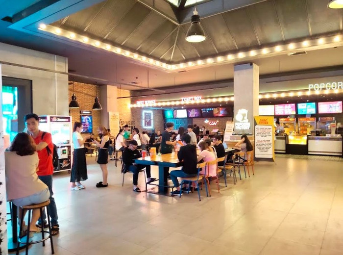 Hệ thống rạp chiếu phim tại Vincom thu hút đông đảo khách hàng dịp năm mới 2024. Hệ thống rạp chiếu phim tại Vincom thu hút đông đảo khách hàng dịp năm mới 2024.