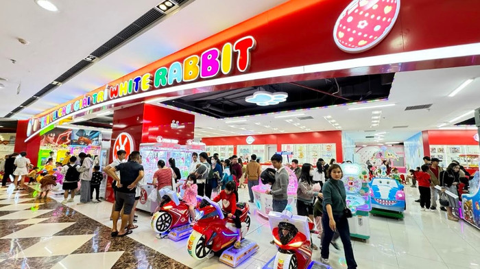 Các khu vực vui chơi tại Vincom trở thành điểm đến yêu thích các em nhỏ cùng gia đình dịp Tết Dương lịch 2024. Các khu vực vui chơi tại Vincom trở thành điểm đến yêu thích các em nhỏ cùng gia đình dịp Tết Dương lịch 2024.