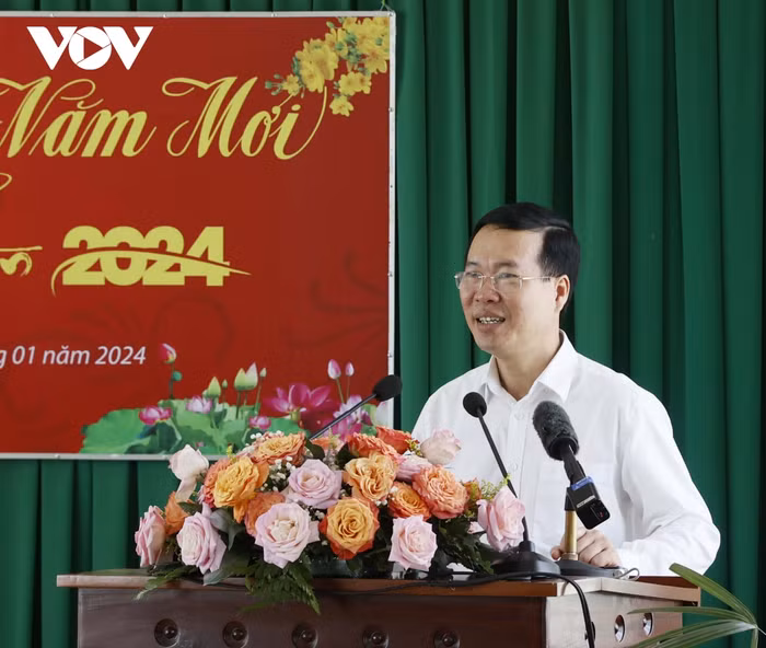 Chủ tịch nước Võ Văn Thưởng phát biểu chúc Tết, động viên, giao nhiệm vụ cho Chi cục Hải quan cửa khẩu quốc tế Thường Phước, tỉnh Đồng Tháp.