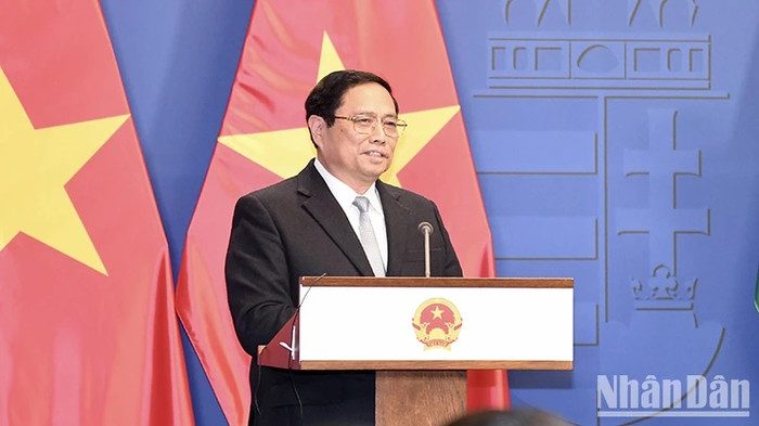 Thủ tướng Phạm Minh Chính phát biểu ý kiến tại buổi họp báo.