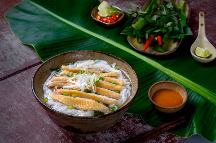 Hà Nội đứng vị trí đầu tiên trong danh sách 10 điểm đến được các độc giả thế giới bình chọn theo Tripadvisor.