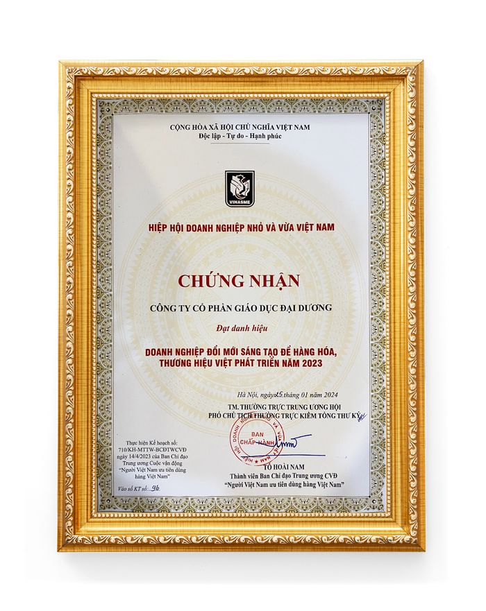 Bằng chứng nhận "Doanh nghiệp đổi mới sáng tạo để hàng hoá, thương hiệu Việt phát triển năm 2023" Bằng chứng nhận "Doanh nghiệp đổi mới sáng tạo để hàng hoá, thương hiệu Việt phát triển năm 2023"