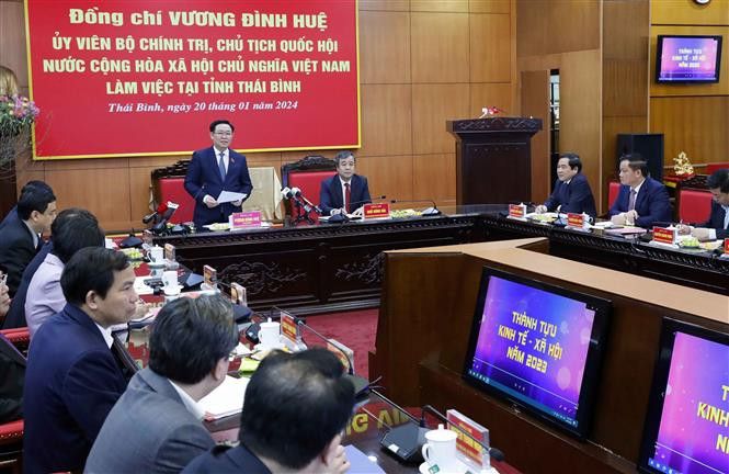 Chủ tịch Quốc hội Vương Đình Huệ phát biểu kết luận buổi làm việc. Ảnh: Nhan Sáng/TTXVN Chủ tịch Quốc hội Vương Đình Huệ phát biểu kết luận buổi làm việc. Ảnh: Nhan Sáng/TTXVN