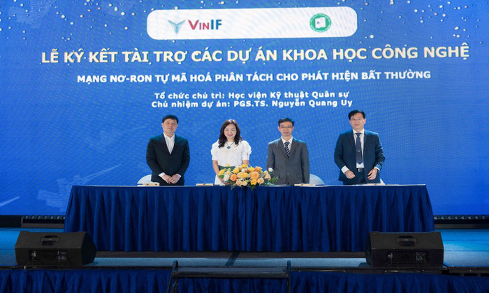 Lễ ký kết thỏa thuận tài trợ giữa Quỹ VINIF với dự án khoa học công nghệ. Lễ ký kết thỏa thuận tài trợ giữa Quỹ VINIF với dự án khoa học công nghệ.
