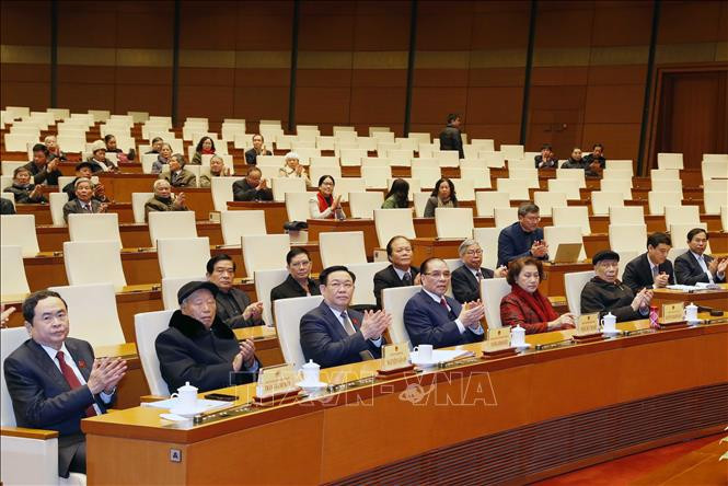 Chủ tịch Quốc hội Vương Đình Huệ, Phó Chủ tịch thường trực Quốc hội Trần Thanh Mẫn và các đồng chí nguyên lãnh đạo Quốc hội tham dự buổi gặp mặt. Ảnh: Nhan Sáng/TTXVN Chủ tịch Quốc hội Vương Đình Huệ, Phó Chủ tịch thường trực Quốc hội Trần Thanh Mẫn và các đồng chí nguyên lãnh đạo Quốc hội tham dự buổi gặp mặt. Ảnh: Nhan Sáng/TTXVN