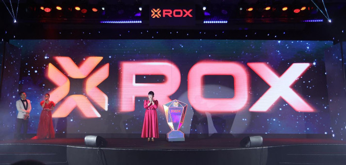 Chủ tịch Hội đồng quản trị ROX Group Nguyễn Thị Nguyệt Hường và thời khắc chính thức công bố chuyển đổi sang thương hiệu ROX Group Chủ tịch Hội đồng quản trị ROX Group Nguyễn Thị Nguyệt Hường và thời khắc chính thức công bố chuyển đổi sang thương hiệu ROX Group