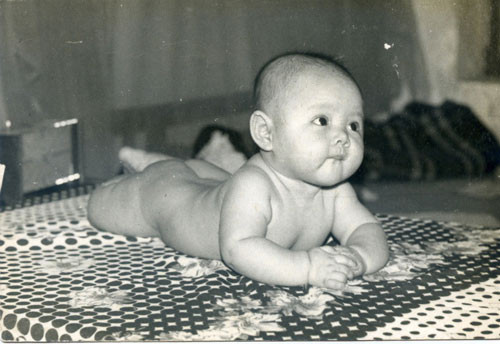 Cô bé Hoài Anh 5 tháng tuổi bụ bẫm, đáng yêu. Cô bé Hoài Anh 5 tháng tuổi bụ bẫm, đáng yêu.