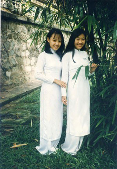 Cùng với một cô bạn Cùng với một cô bạn