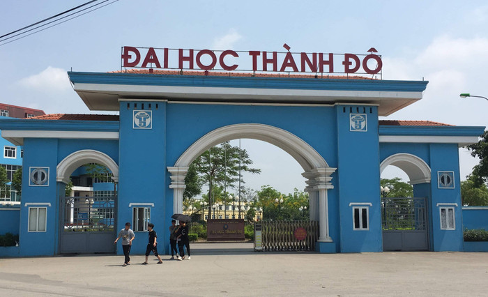 Hàng ngàn sinh viên đã được Tiến sĩ Ngô Xuân Hà ký bằng tốt nghiệp đại học Thành Đô. Ảnh: Vũ Phương. Hàng ngàn sinh viên đã được Tiến sĩ Ngô Xuân Hà ký bằng tốt nghiệp đại học Thành Đô. Ảnh: Vũ Phương.