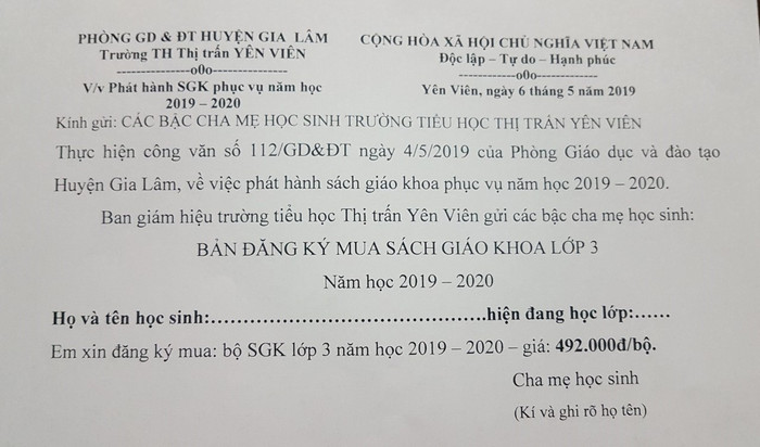 Bộ sách giáo khoa cơ bản chỉ có giá 58.000 đồng/bộ, nhưng Trường tiểu học thị trấn Yên Viên có giá gần 500.000 đồng/bộ. Ảnh: NVCC. Bộ sách giáo khoa cơ bản chỉ có giá 58.000 đồng/bộ, nhưng Trường tiểu học thị trấn Yên Viên có giá gần 500.000 đồng/bộ. Ảnh: NVCC.
