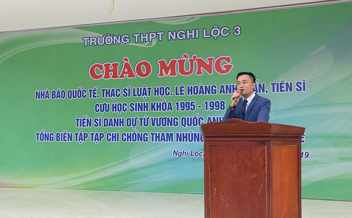 Đại học Luật cấp bằng Thạc sĩ cho "Nhà báo quốc tế" nhưng giấu hồ sơ đầu vào ảnh 3 Đại học Luật cấp bằng Thạc sĩ cho "Nhà báo quốc tế" nhưng giấu hồ sơ đầu vào ảnh 3