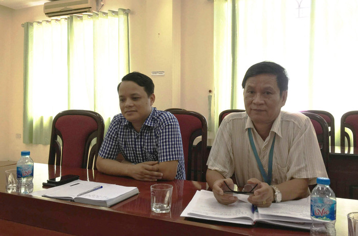 Ông Nguyễn Thanh Hải (bên phải), Chánh văn phòng Trường đại học Thành Đô cho biết, trường đang chuẩn bị bầu hiệu trưởng mới thay ông Ngô Xuân Hà. Ảnh: Vũ Phương. Ông Nguyễn Thanh Hải (bên phải), Chánh văn phòng Trường đại học Thành Đô cho biết, trường đang chuẩn bị bầu hiệu trưởng mới thay ông Ngô Xuân Hà. Ảnh: Vũ Phương.