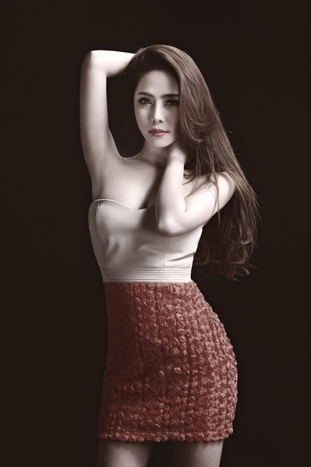 Quỳnh Nga nõn nà hơn cả Ngọc Trinh 1