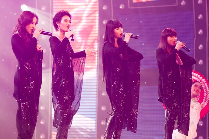 Nhóm nhạc 5 dòng kẻ trình diễn bài hát Nhật: Hana song Nhóm nhạc 5 dòng kẻ trình diễn bài hát Nhật: Hana song