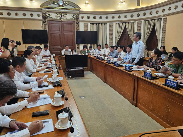 Quang cảnh buổi làm việc của Thứ trưởng Nguyễn Văn Phúc với Ủy ban Nhân dân Thành phố Hồ Chí Minh. (ảnh: V.D) gdvn_thiTNTHPT.jpg