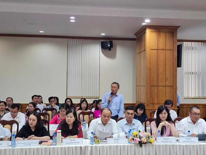 Ông Trịnh Vĩnh Thanh - Trưởng phòng Giáo dục và Đào tạo Quận Gò Vấp, Thành phố Hồ Chí Minh phát biểu (ảnh: V.D) gdvn_hoithaoLuatnhagiaob.jpg