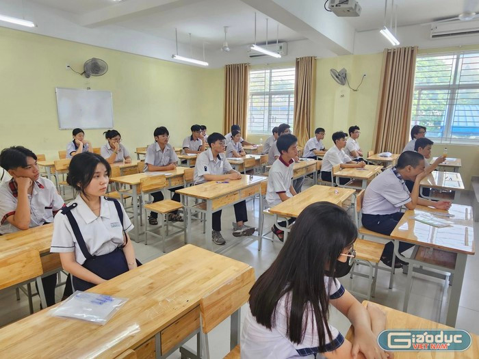 Thí sinh tham dự kỳ thi tuyển sinh vào lớp 10 năm 2024 ở Thành phố Hồ Chí Minh (ảnh: V.D) gdvn-onghieuthisinh.jpg
